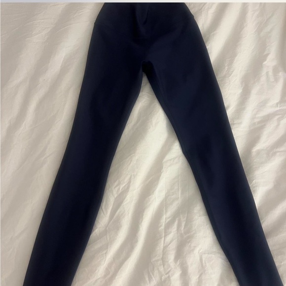 Alo high waisted leggings- 7/8 High-Waist Airlift Legging - Picture 3 of 5